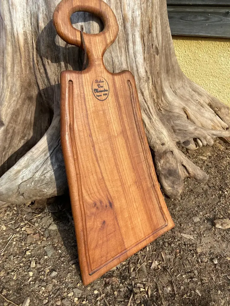 Planche apéro et à découper en Orme du Périgord